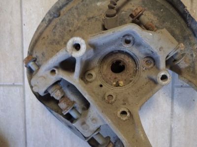 Bal hátsó Tengelycsonk - Futómű, kormányzás, felni