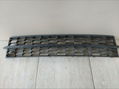 Első Lökhárító Alsó Középső Díszrács - Karosszéria egyéb