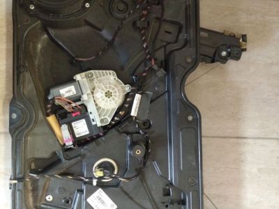 Jobb első Ablakemelő Szerkezet (Elektromos) - Ablakemelő