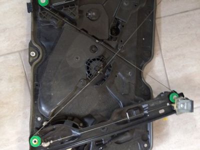 Jobb első Ablakemelő Szerkezet (Elektromos) - Ablakemelő