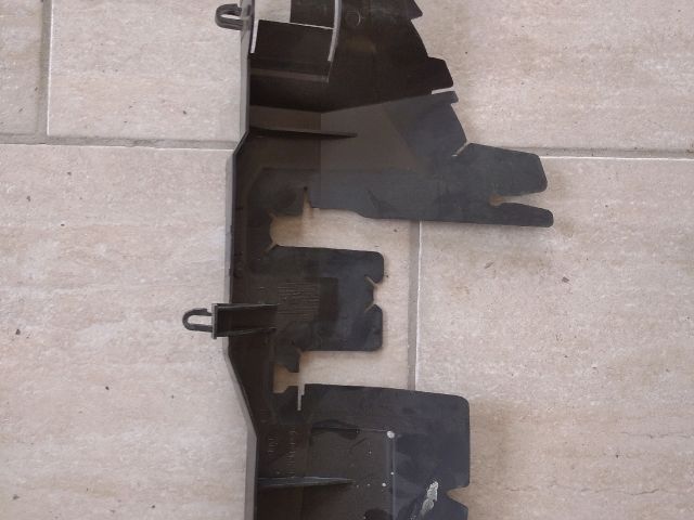 Jobb Hűtő Légterelő - Karosszéria egyéb | EXPO.HU