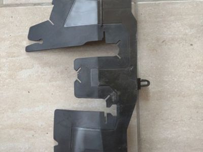 Jobb Hűtő Légterelő - Karosszéria egyéb