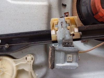 Jobb első Ablakemelő Szerkezet (Elektromos) - Ablakemelő