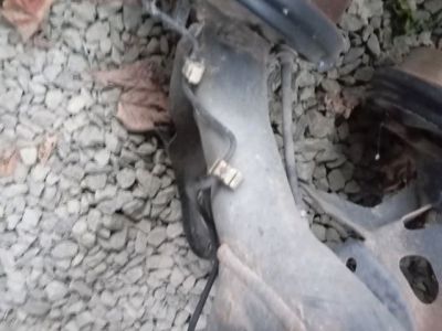 Hátsó Futómű (Részeivel) - Futómű, kormányzás, felni