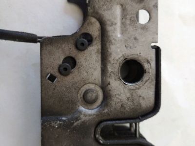 Motorháztető Zárszerkezet - Zárszerkezet