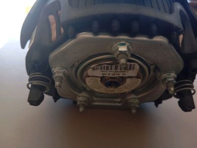 Kormányközép Burkolat - Futómű, kormányzás, felni