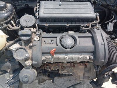 Komplett Motor (Segédberendezésekkel)