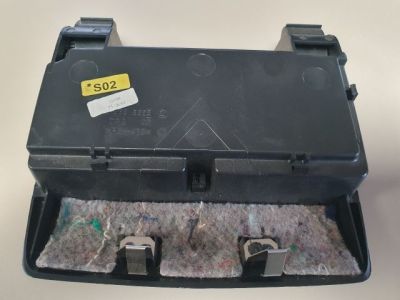 Középső Szemüvegtartó - 3. kép