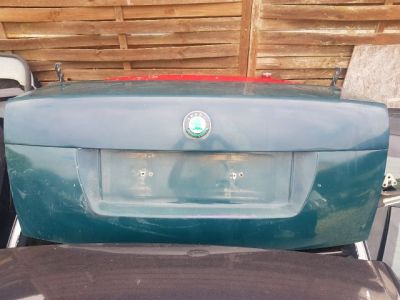 Bal Csomagtérajtó (Részeivel) - Csomagtérajtó