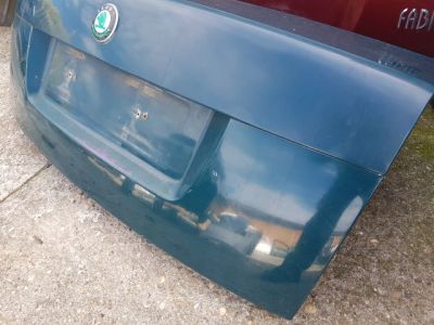 Bal Csomagtérajtó (Részeivel) - Csomagtérajtó