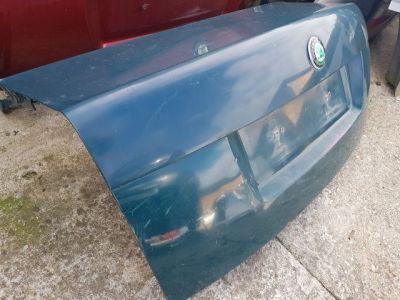 Bal Csomagtérajtó (Részeivel) - Csomagtérajtó