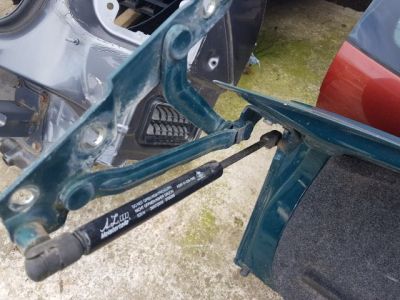 Bal Csomagtérajtó (Részeivel) - 10. kép