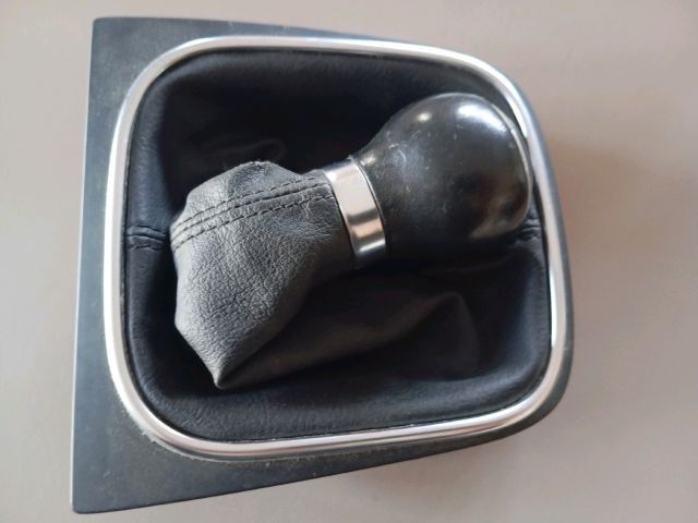 Váltógomb - Váltógomb | EXPO.HU