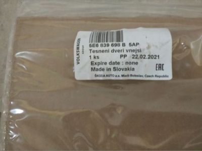 Jobb hátsó Ajtó Szigetelés - Szigetelés