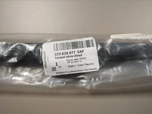 Bal hátsó Vízlehúzó Gumicsík - Vízlehúzó | EXPO.HU