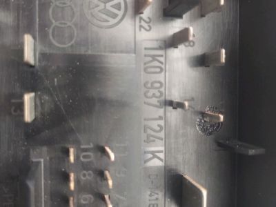 Biztosítéktábla Motortér - Biztosítéktábla