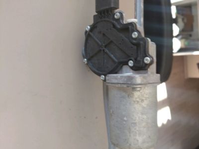 Első Ablaktörlő Szerkezet Motorral - Motor