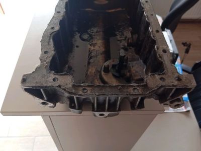 Olajteknő - Motor, motorikus alkatrész