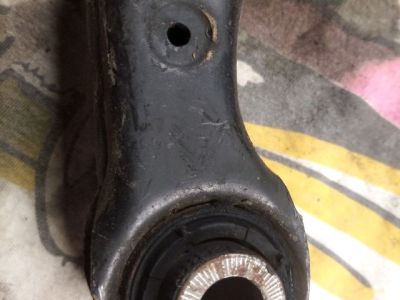 Bal hátsó Futómű Kitámasztó - Futómű, kormányzás, felni