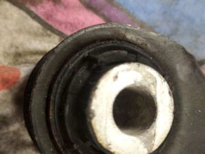 Bal hátsó Futómű Kitámasztó - 4. kép