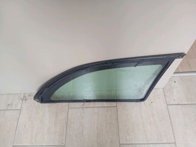 Bal C Oszlop Oldalablak Üveg - Oldalablak Üveg