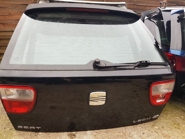 Csomagtérajtó (Részeivel) - Csomagtérajtó | EXPO.HU