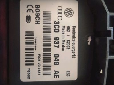 Biztosítéktábla Utastér - Biztosítéktábla