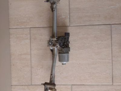 Első Ablaktörlő Szerkezet Motorral