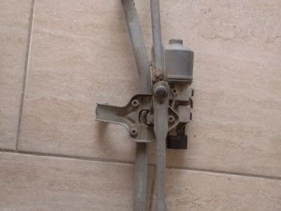 Első Ablaktörlő Szerkezet Motorral - Motor