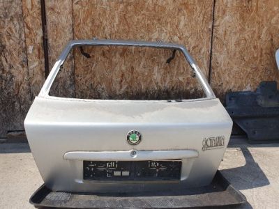 Csomagtérajtó (Üres lemez)