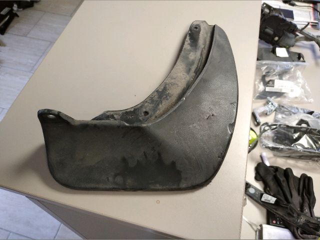 Jobb hátsó Sárvédő Gumi - Karosszéria egyéb | EXPO.HU