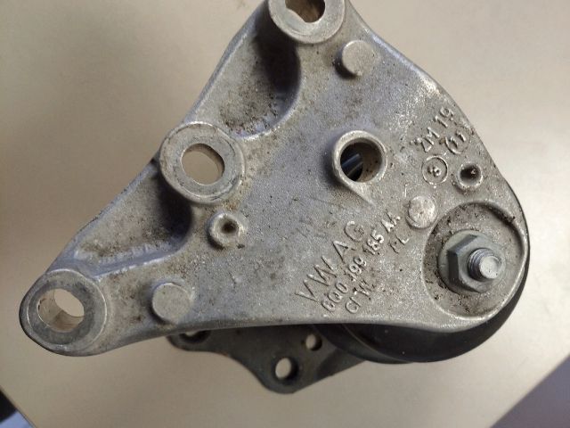 Motor Tartó Bak Jobb - Bak | EXPO.HU