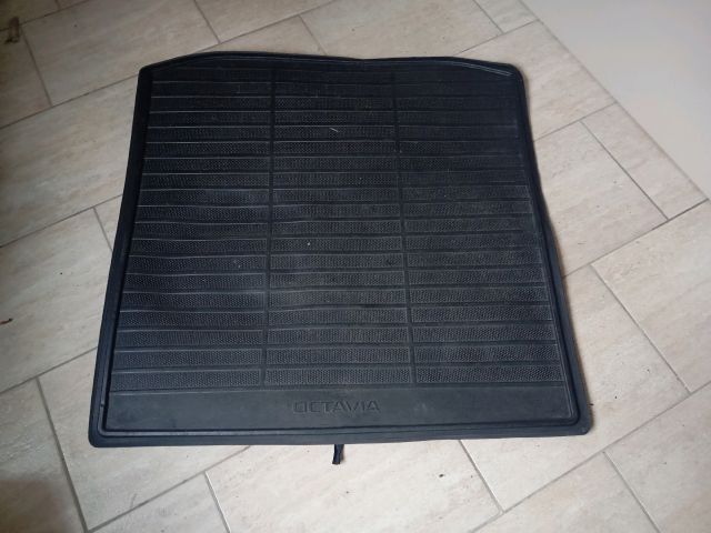 Csomagtér Tálca - Karosszéria egyéb | EXPO.HU