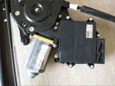 Bal hátsó Ablakemelő Motor - 2. kép