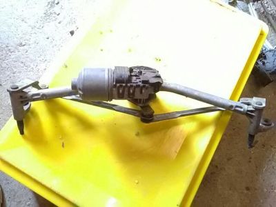 Első Ablaktörlő Szerkezet Motorral - Motor