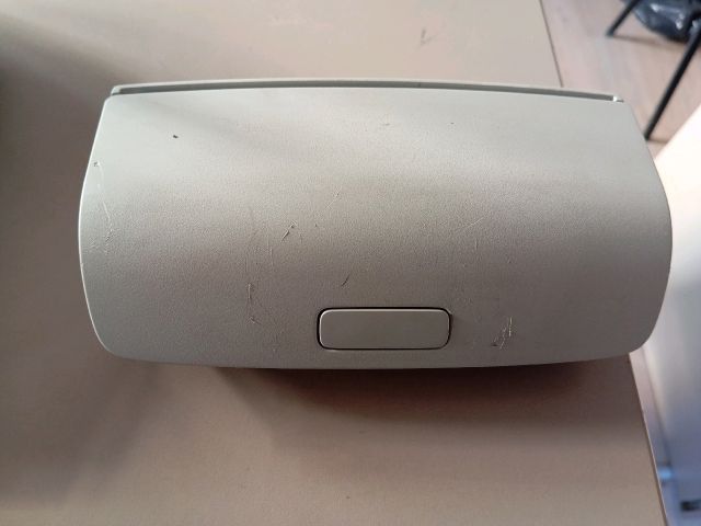 Középső Szemüvegtartó - Karosszéria egyéb | EXPO.HU