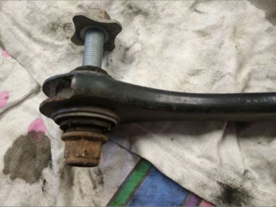 Jobb hátsó Futómű Kitámasztó