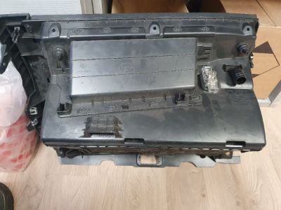 Kesztyűtartó - Kesztyűtartó