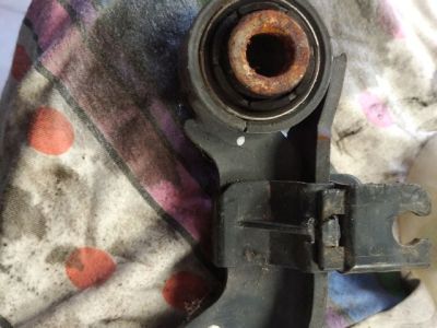 Bal hátsó Futómű Kitámasztó - Futómű, kormányzás, felni