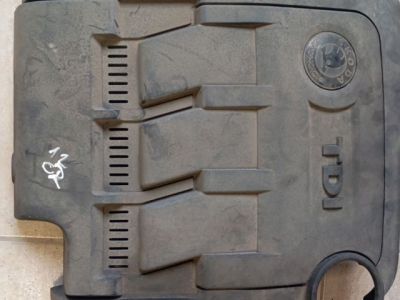 Felső Motorburkolat