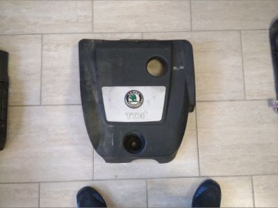 Felső Motorburkolat