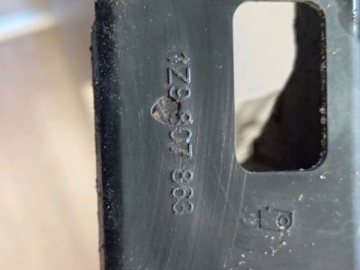 Hátsó középső Lökhárító Tartó (Műanyag) - Lökhárító tartó