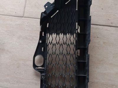 Első Lökhárító Alsó Középső Díszrács - 2. kép