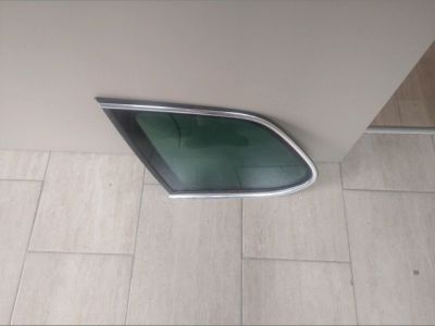 Bal C Oszlop Oldalablak Üveg - Oldalablak Üveg