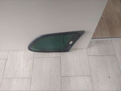 Bal C Oszlop Oldalablak Üveg - Oldalablak Üveg