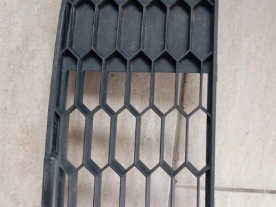 Első Lökhárító Alsó Középső Díszrács - Karosszéria egyéb