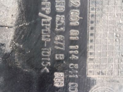 Első Lökhárító Alsó Középső Díszrács - Karosszéria egyéb