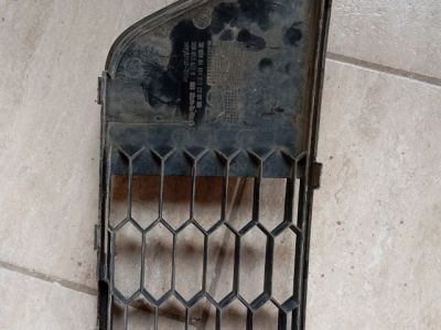 Első Lökhárító Alsó Középső Díszrács - 4. kép