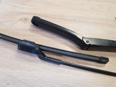 Első Ablaktörlő Kar - Ablaktörlő