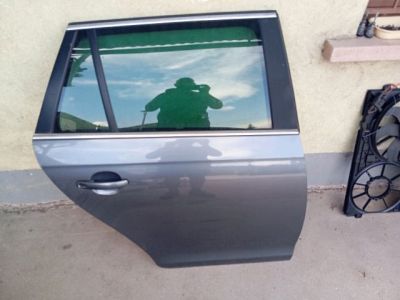 Jobb hátsó Ajtó (Részeivel) - Ajtó